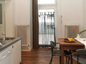 Courtyard Apartment (LIALI)