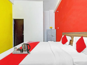 OYO 82775 Radhe Hotel