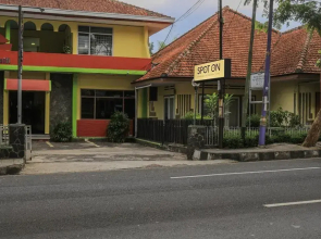 OYO Life  1708 Hotel Budi Famili 1 Syariah