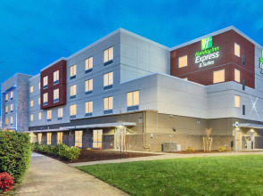 Holiday Inn Express & Suites Salem North - Keizer by IHG