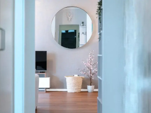 Stylish Open 1BR Apt in Cents w Balcony