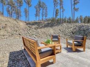 Saddle Up For Luxury - 15 Minutes to Mt Rushmore