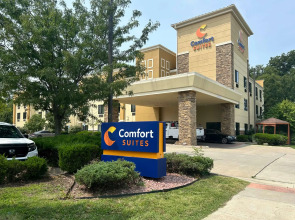 Comfort Suites Topeka Northwest