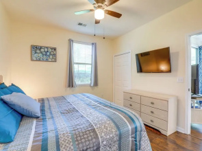 Ground-floor Myrtle Beach Condo w/ Community Perks