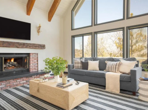 Pollock by Avantstay Stunning Views w/ Movie Room, Hot Tub, Game Room & Large Balcony