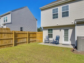 Private Yard: Family Hideaway 9 Mi to Fort Jackson