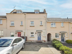 Host Stay Clearwell Gardens