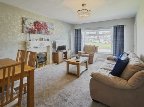 Host Stay White Rose