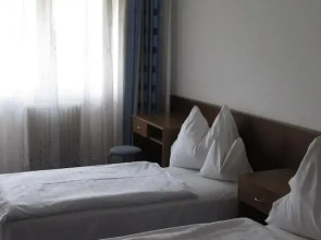 Piramis Hotel