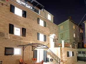 Apartments And Rooms Villa Erede