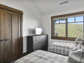 Arrowleaf Lodge at Deer Valley Resort - Two Bedroom Residence #405 2 Condo
