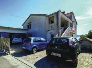 Amazing Home in Okrug Gornji With Wifi and 2 Bedrooms
