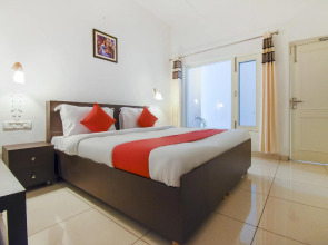 OYO 75460 Sky High Residency