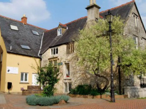 Cotswolds Valleys Accommodation-Med Hall