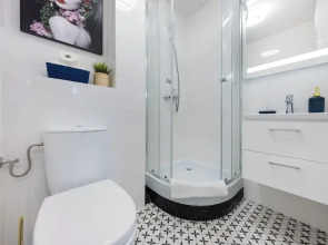 UNIT Warszawa Centrum Room by Metro Rondo ONZ