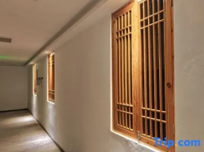 Xiantao BoNingYiShu hotel