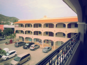 Hotel Plaza Los Arcos