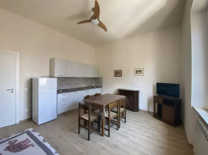 Three-room Apartment Sleeps 5 IN THE NEW Town Area-rif Iaco