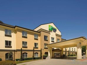 Holiday Inn Express & Suites DFW - Grapevine by IHG