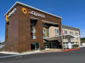 La Quinta Inn & Suites by Wyndham La Habra