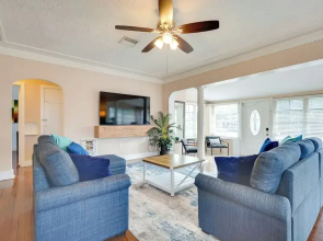 House w/ Shared Pool Access: 4 Mi to Beaches!