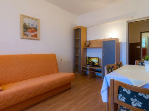 Stunning Apartment in Barbat na Rabu With 1 Bedrooms and Wifi