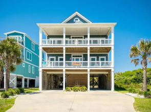 Pier Walker by Oak Island Accommodations