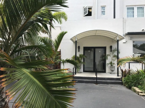 The Beach Plaza Hotel & South Beach Plaza Villas