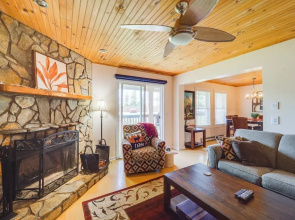 Hike, Bike & Fish: Condo w/ Deck in Beech Mountain