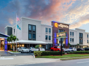 La Quinta Inn & Suites by Wyndham St. Petersburg Northeast