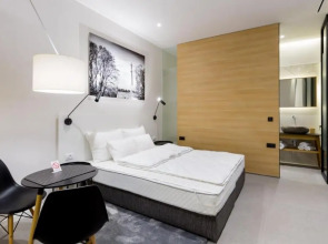 Teanna Lux Apartments