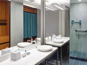 Aloft New York LaGuardia Airport