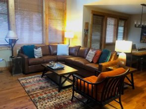 New Listing! Luxury 3 Bedroom Townhome in Old Greenwood-Walk to the Pavilion!