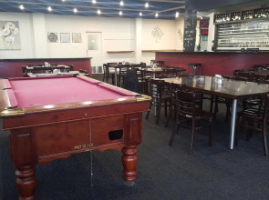 Kiwi International Hotel