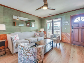 Canal-Front Home W/ Deck: Walk To Holden Beach!