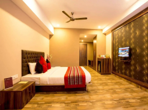 Summit Milestone Hotel