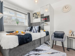 City Centre House with EV Parking