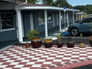 Red Carpet Inn