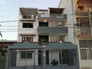 Cambero's Place - Centrally-located Loft-penthouse