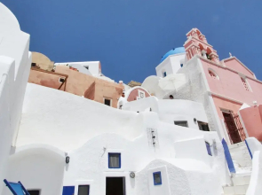 Blu Bianco Cave House