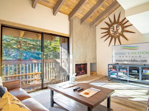 Snow Creek 1554 - Ski-in/ski-out + Pool & Hot Tub