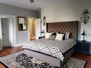 Newly Renovated 4 bed 3 bath and 2 Parking Spots