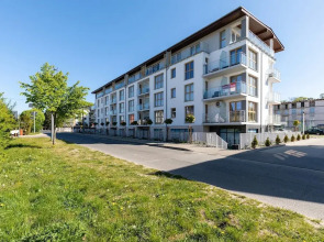 Marine Apartment 9B by Renters