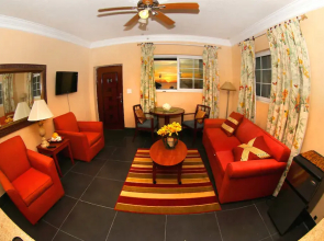 Rollezz Villas Beach Resort