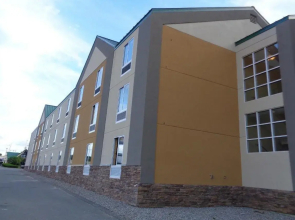 Plymouth Bay Inn and Suites
