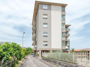 Sunny apartment in Giarre, close to sea with a splendid view