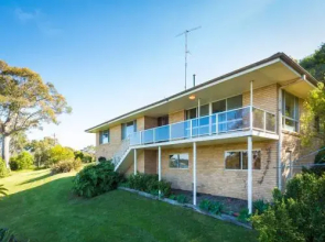 2 Water Crescent - Retro Haven