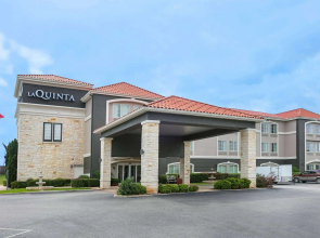 La Quinta Inn & Suites by Wyndham Fredericksburg