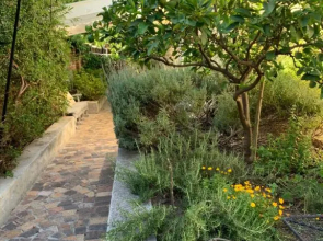 Courtyard Studios (with air conditioning)