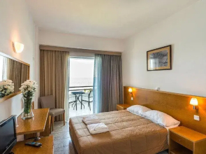 Niforeika Beach Hotel & Bungalows